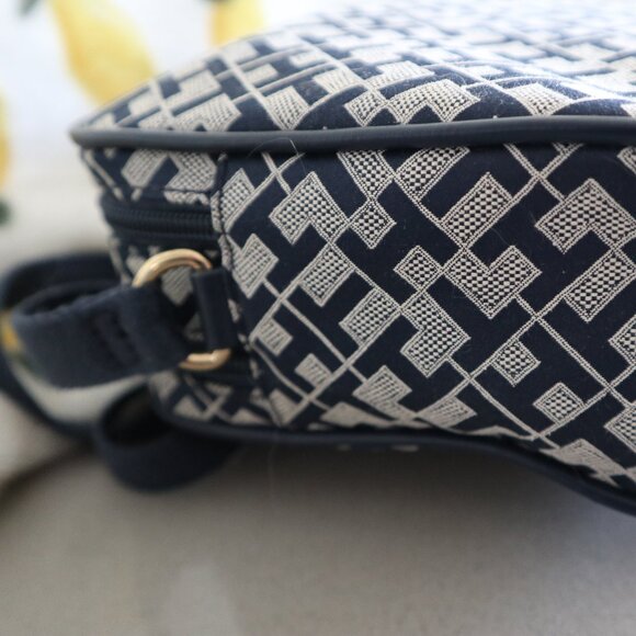 Tommy Hilfiger Crossbody Fabric Bag - Picture 6 of 13